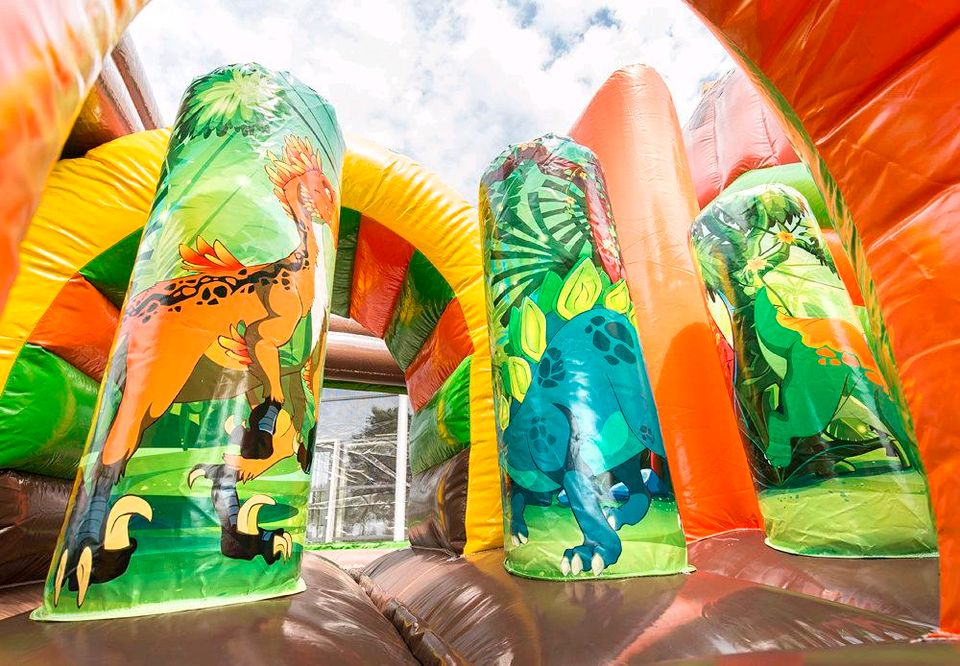 Hüpfburg Dinopark mieten , Hochzeit, Geburtstag, Gartenfeier in Prötzel