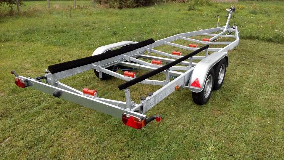 Bootstrailer Pilob 3,5 t Bootsanhänger Trailer Anhänger in Neuruppin