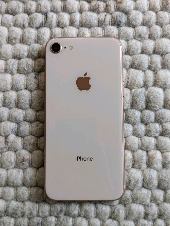 iPhone 8 -  64 GB - Gold - (92% Akkuleistung) in Köngen