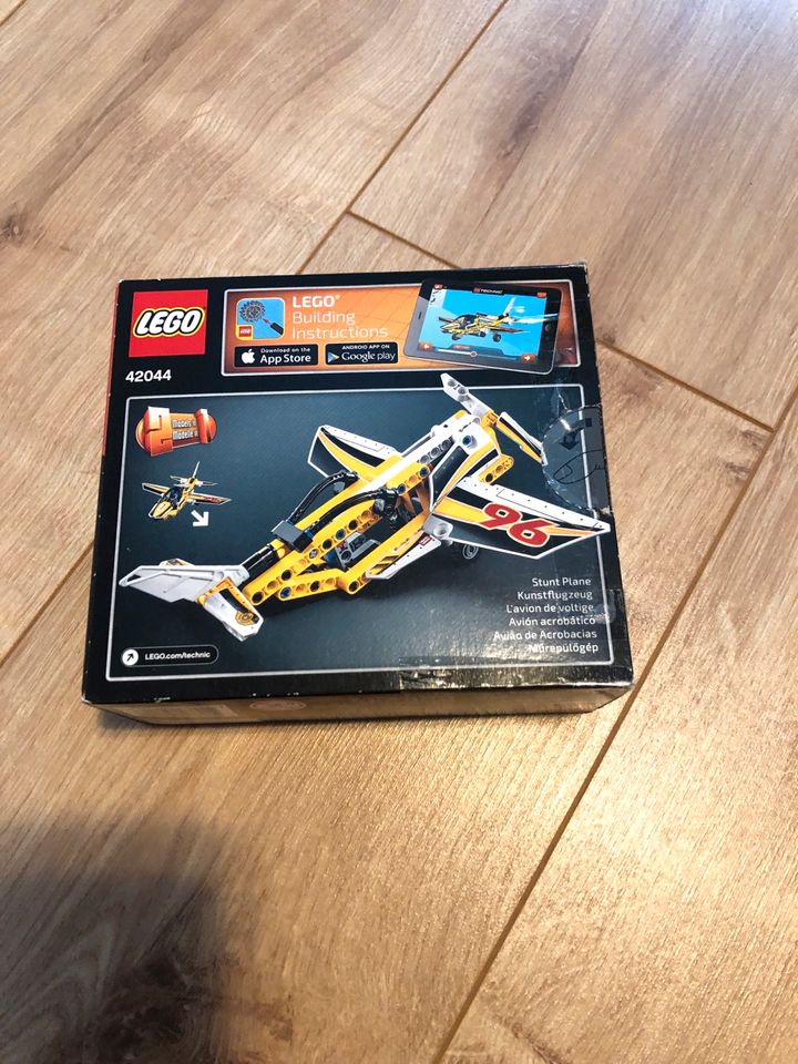 Lego Technik Düsenflugzeug in Neu-Isenburg