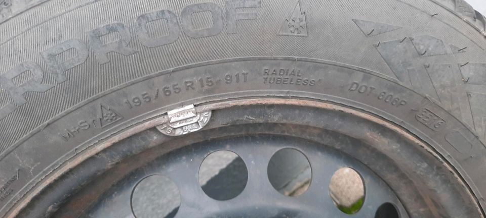 M&S Reifen 195/65 R15 auf Stahlfelgen in Welver