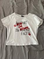 Cooles Crop-Shirt mit Statement-Print – Größe S Berlin - Lichtenberg Vorschau