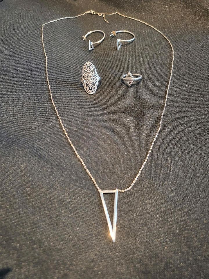 Schmuckset von Thomas Sabo mit echten Diamantsplittern in Aachen