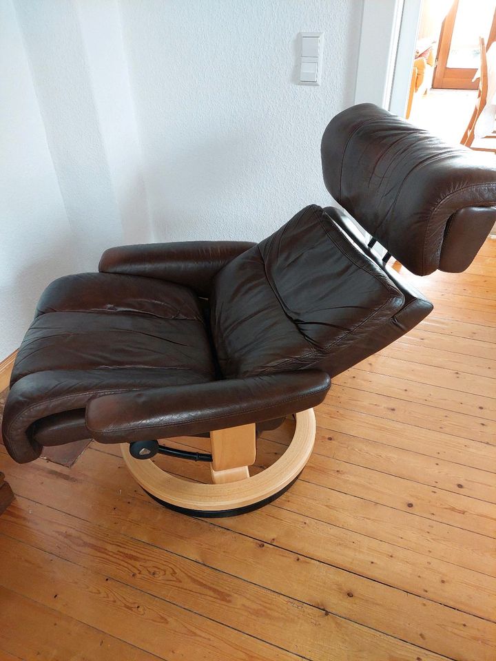 Stressless Sessel mit Hocker in Pattensen