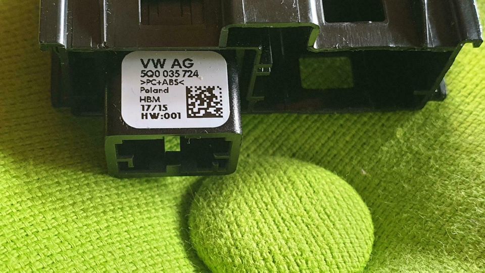 VW USB Media-IN Buchse mit AUX (Line-IN, 3,5 Klinke) 5G0035222 F in Haibach Unterfr.