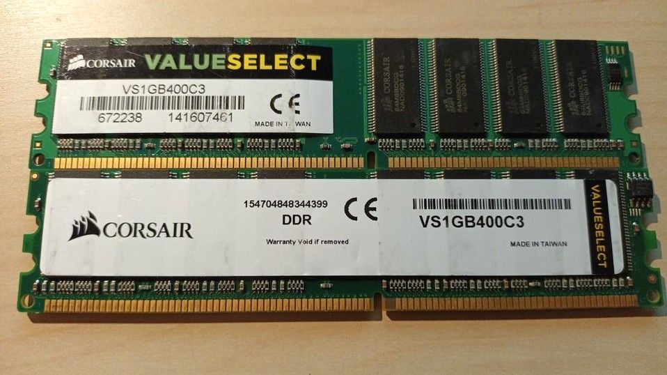 2* Corsair 1GB DDR1 Ram 2GB Arbeitsspeicher Qualität Dual-Kit in Metten