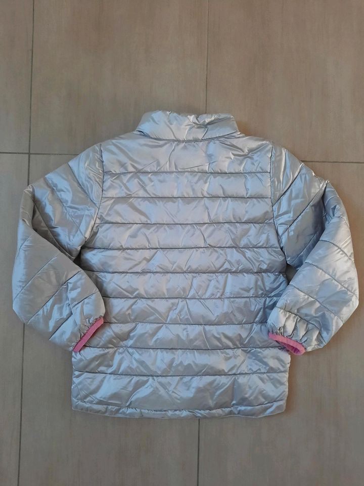 H&M Sport Steppjacke Mädchen Gr. 116 silber in Schwandorf