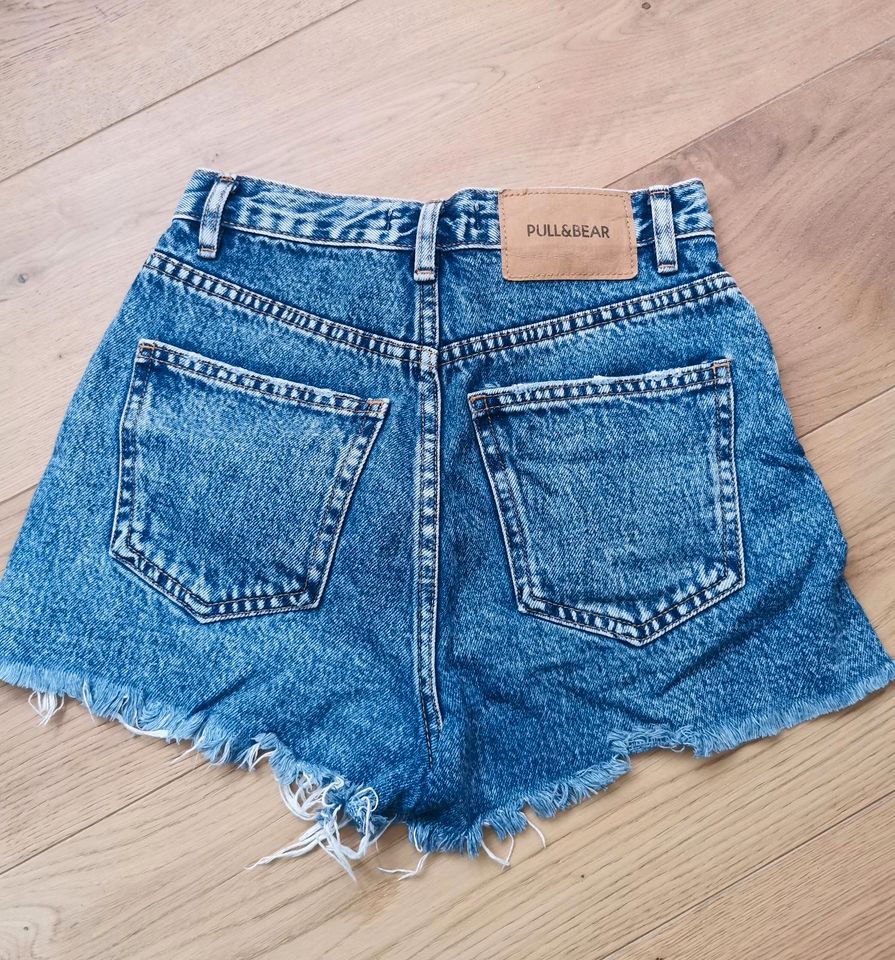 Coole Jeansshorts Gr 32 in Glashütten