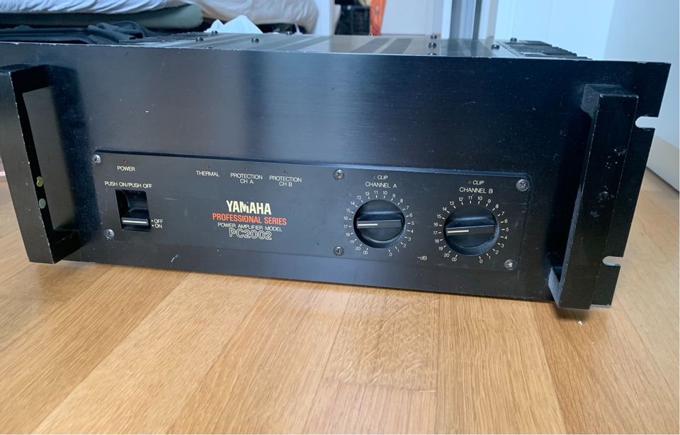 Yamaha PC2002 Endstufe Bryston NS10 in Köln