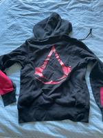 Pullover mit Assasins Creed Logo Nordrhein-Westfalen - Meckenheim Vorschau