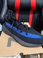Yeezy Boost 350 V2 Farbe CoreBlack/Schwarz,ORIGINAL NEU UNBENUTZT Berlin - Reinickendorf Vorschau
