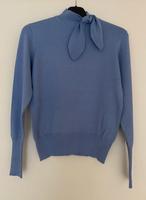 Reserved Pullover blau/lila XS Damen mit Schleife Hessen - Bad Vilbel Vorschau