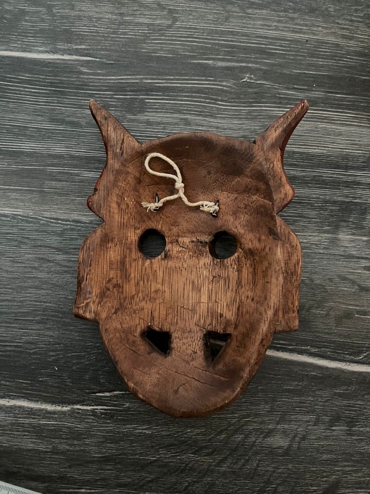 Maske aus Holz | Wanddeko in Hamburg