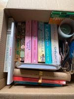 Haushaltsauflösung Box mit Büchern, Handyhüllen & Co. Frankfurt am Main - Rödelheim Vorschau