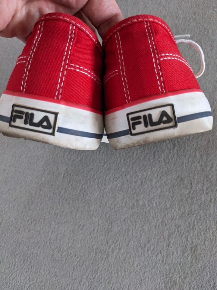 Fila Sneakers Turnschuhe Rot Größe 39 in Dielheim