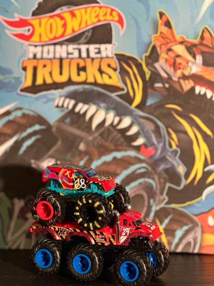 Hot Wheels Monster Trucks BIG RIGS 6 Räder Abschleppen Neu in Uedem