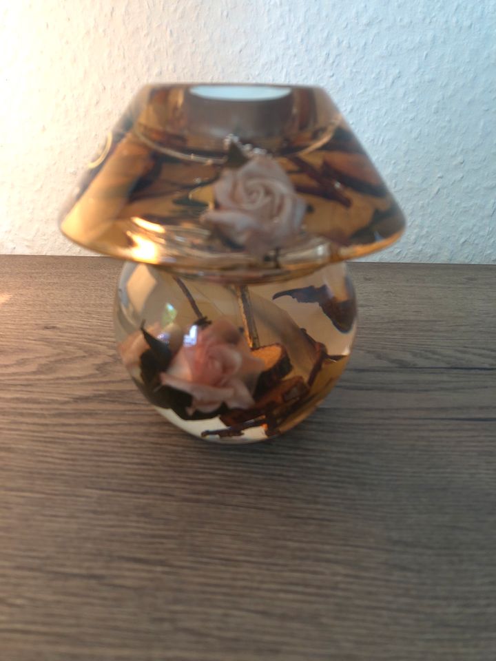 Teelicht Halter mit eingelassen Rosen ❤️aus Glas, top Zustand in Norderstedt