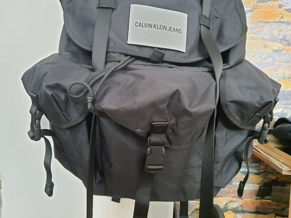 Original Grosse Calvin Klein Rucksack in Singen