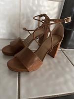 Pumps H&M braun/cognac Gr.39 Riemchen 1x getragen bequem Bayern - Schrobenhausen Vorschau