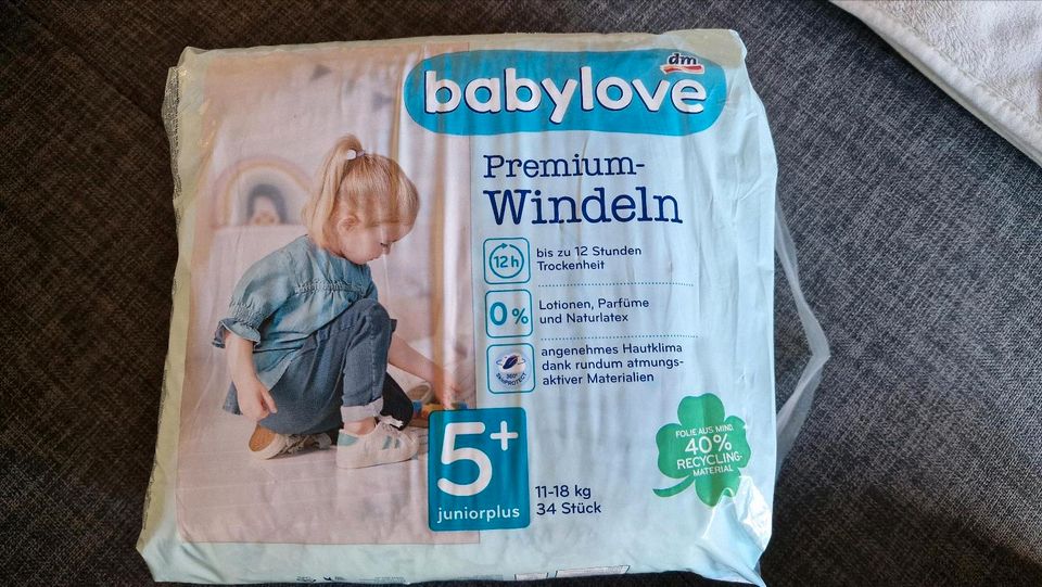 Babylove Premium Windeln Gr. 5+ in Leipzig