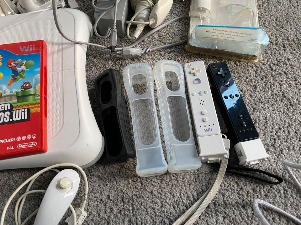 Wii Spielekonsole Wiikey mit Zubehör Umbau in Münsterdorf 