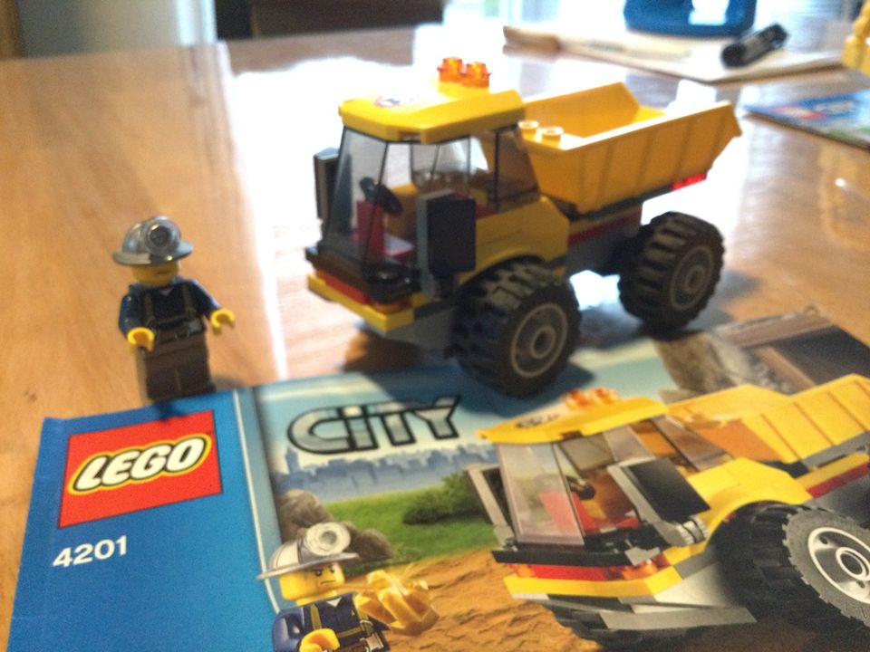 LEGO City Set 4201 Minenarbeiter mit LKW und Radlader in Burglauer