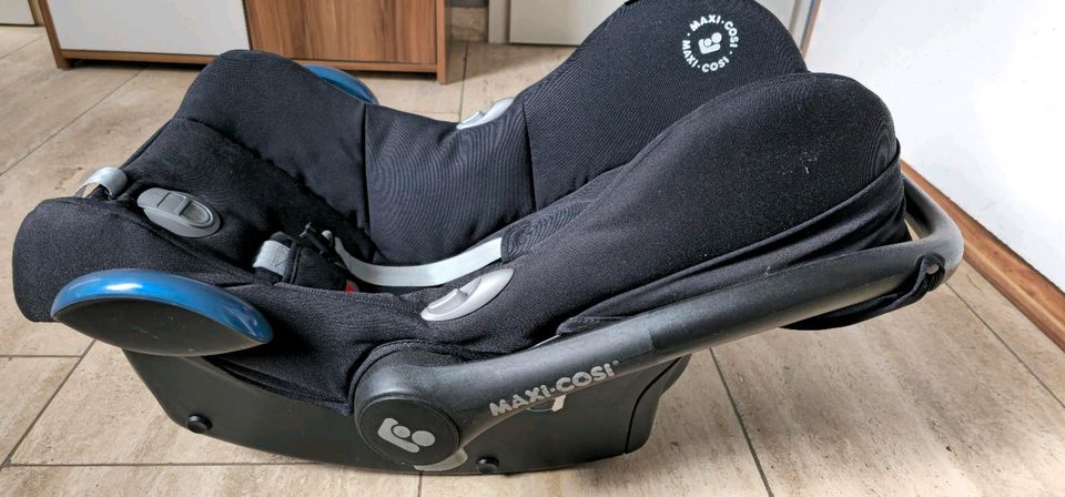 Maxi Cosi Cabrio Fix Kindersitz voll funktionsfähig & unfallfrei in Kitzingen