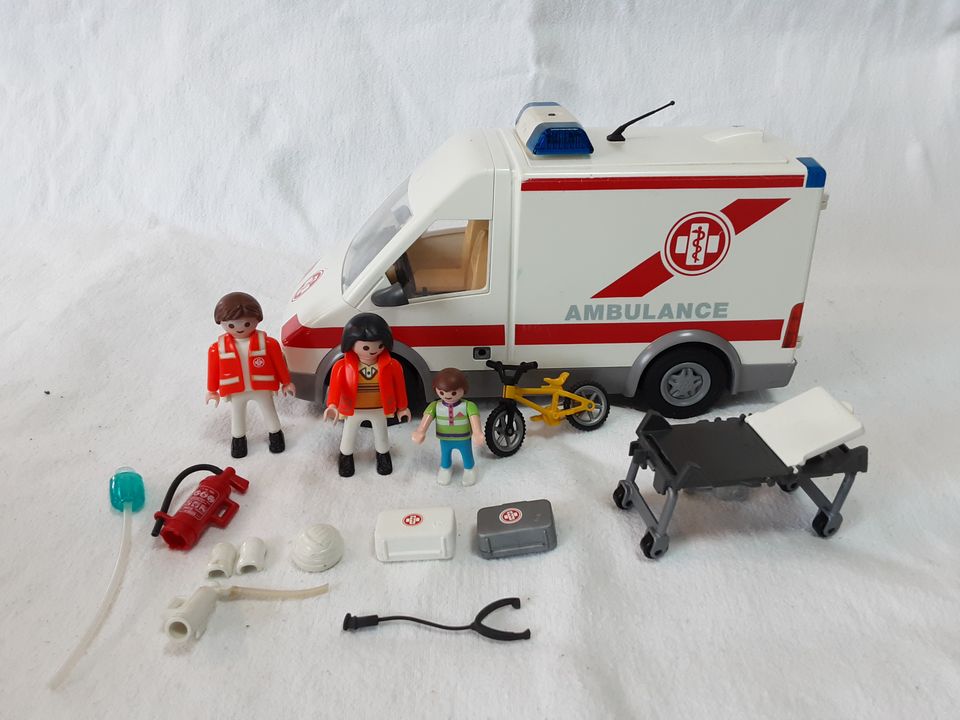 Playmobil 4221 Krankenwagen Rettungstransport Set in Niedermurach