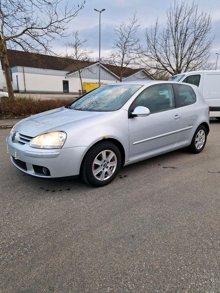 Volkswagen Golf 5 1.4 Tüv Neu in Friedrichshafen