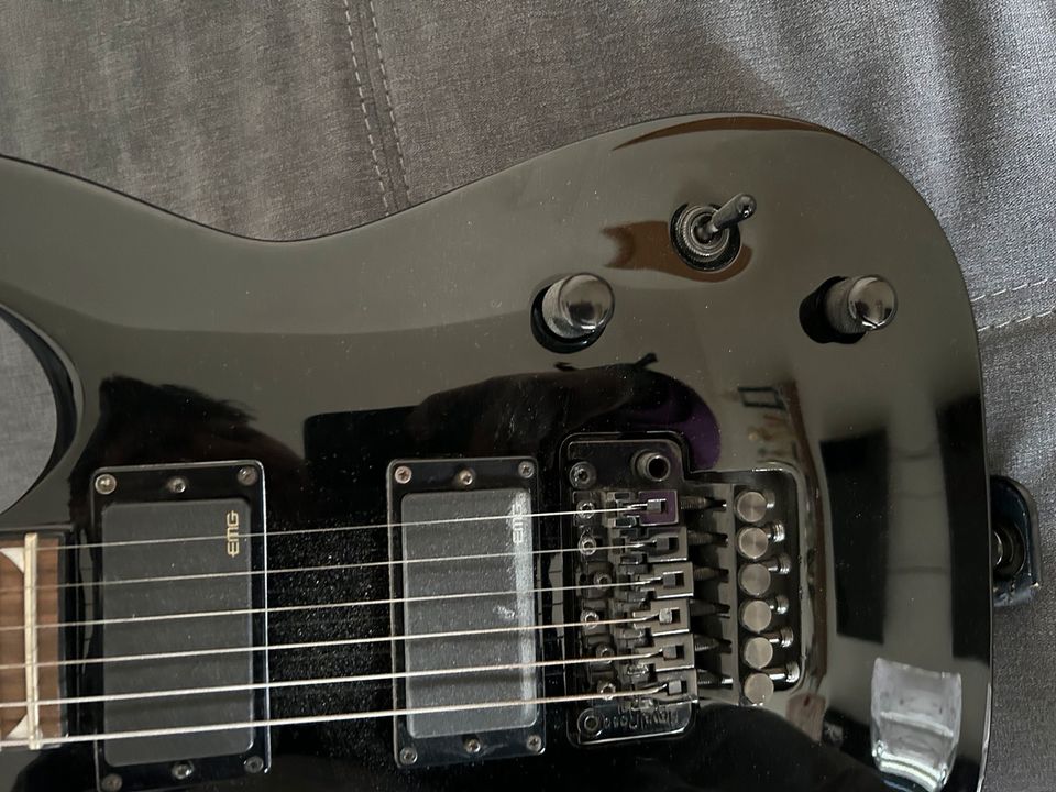 Jackson Floyd Rose ST-Modell Gitarre in Dresden