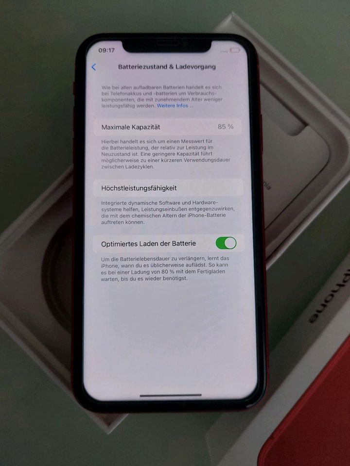 Apple iPhone 11 64GB Rot / Product Red - TOP Zustand in Bergkamen