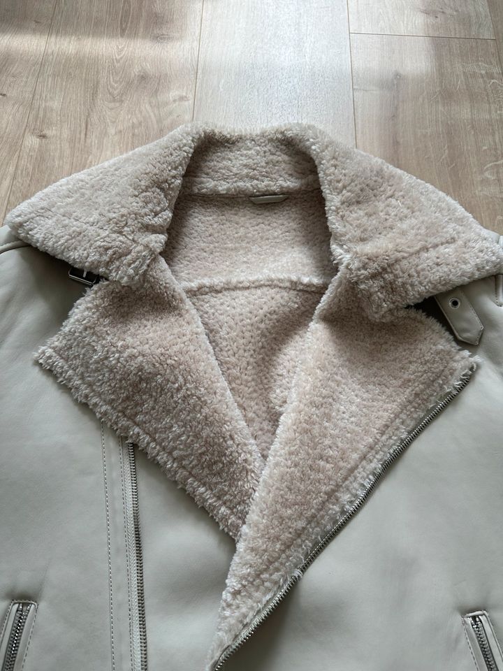 Zara Jacke Beige Größe M neuwertig in Oberhausen