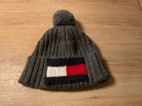 Hilfiger Mütze, Beanie mit Bommel, neuwertig One Size Bayern - Würzburg Vorschau