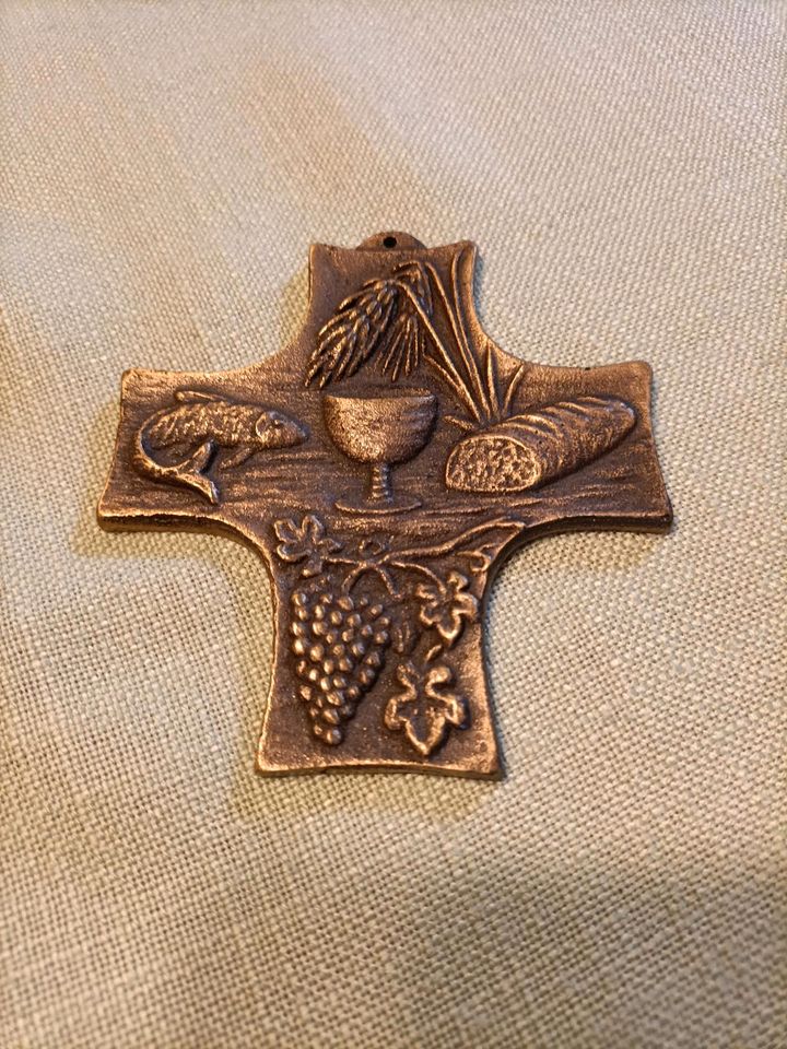 Bronze Kreuz Kommunion; christliche Symbole kein Korpus!!! in Obernburg