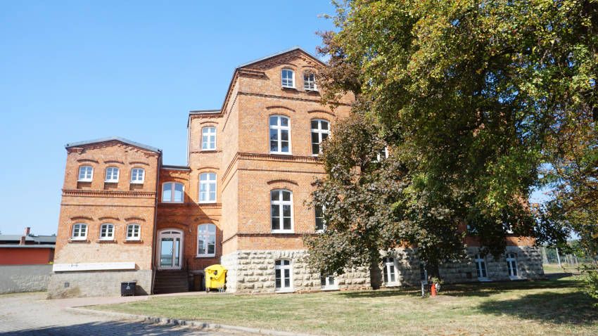 Altbauliebe: frisch sanierte 3-Raum-Wohnung in Tarthun in Tarthun