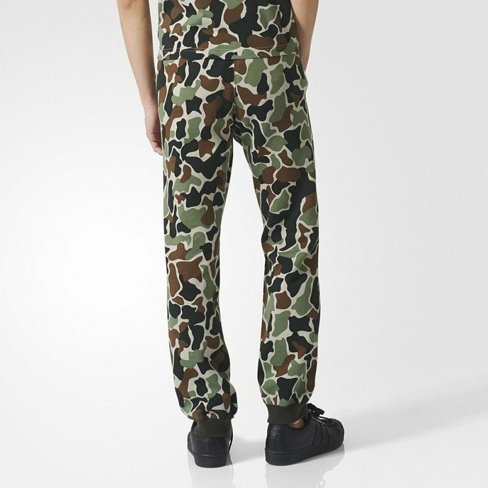 Adidas Camouflage Camo Hose Sweatpants Track Pants in Hamburg