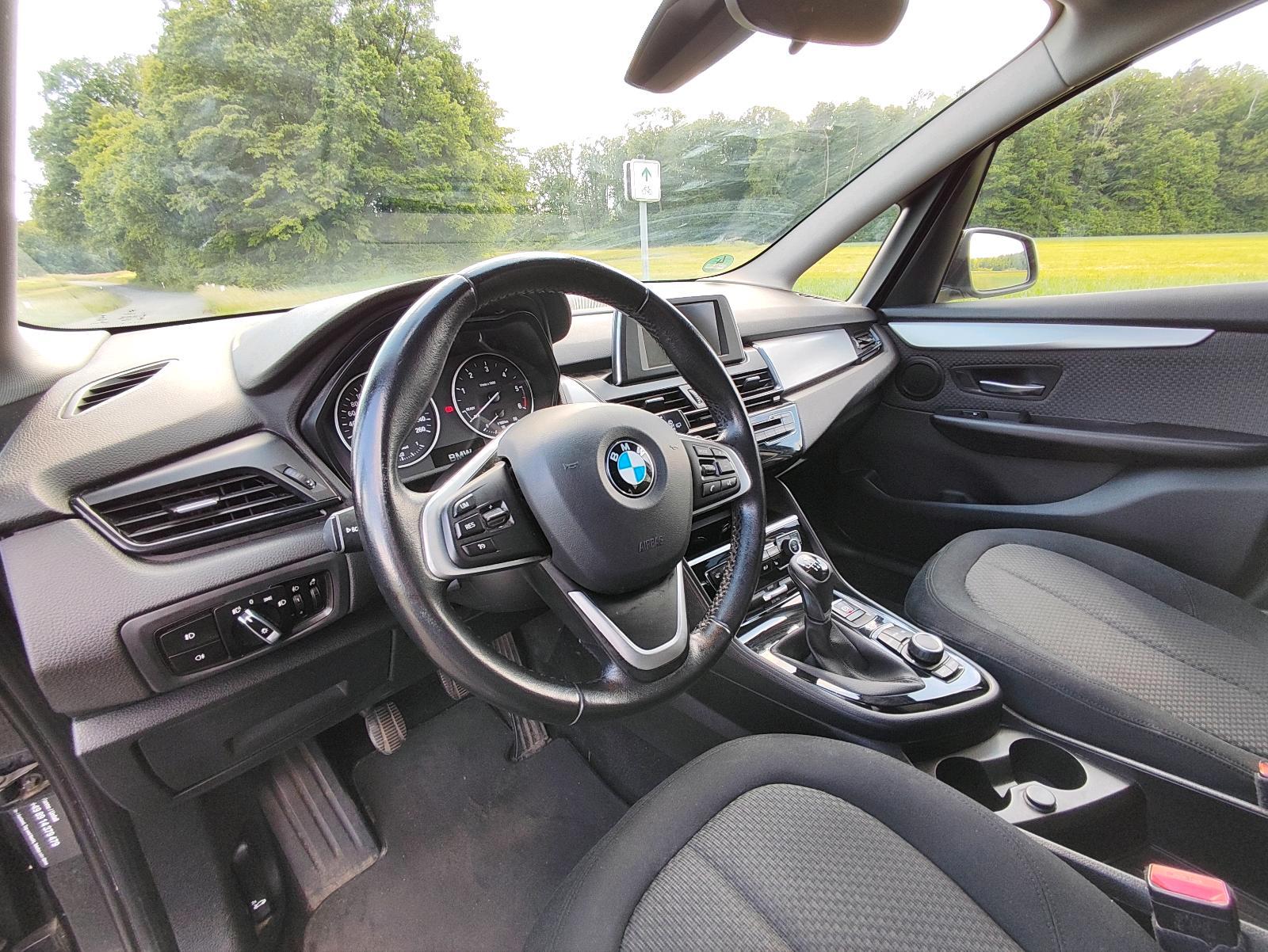 Abbildung des Autos BMW 7 Sitzer - TÜV NEU