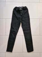 Neuwertige Jeans Größe 146 Hose von Reserved Hessen - Eschwege Vorschau