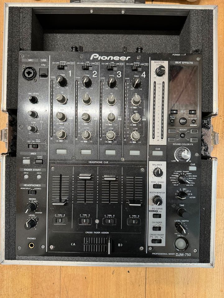 Pioneer DJ DJM-750K + Thon Case in Willich
