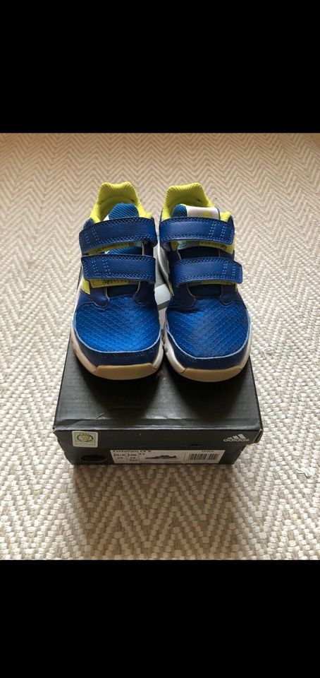 Adidas Sneakers / Schuhe Forta Gym Gr. 28, neuwertig in München -  Sendling-Westpark | Gebrauchte Kinderschuhe Größe 28 kaufen | eBay  Kleinanzeigen ist jetzt Kleinanzeigen