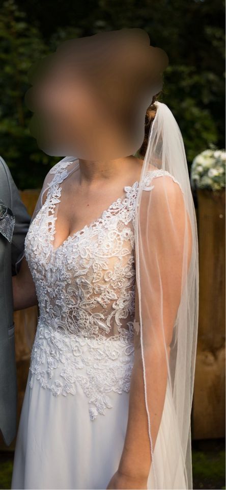 Brautkleid · Lillian West · A-Linie · Gr. 38 in Bielefeld