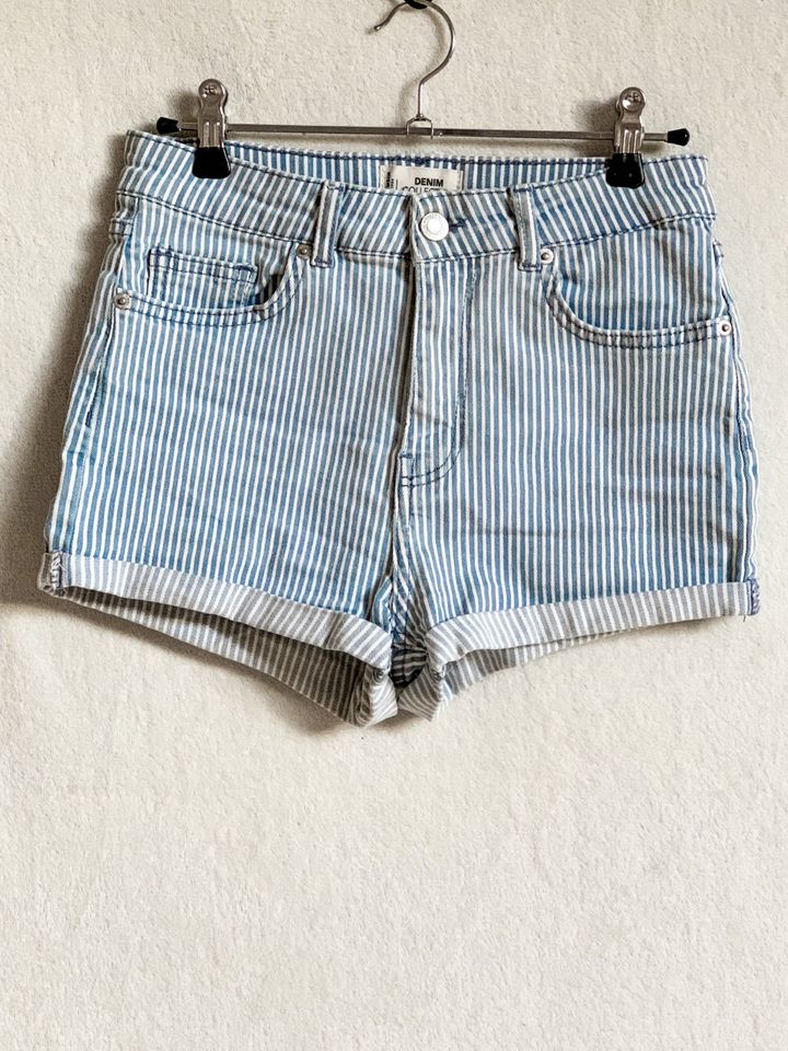 Shorts Jeansshorts Streifen gestreift Tally Weijl NEU in Dohr