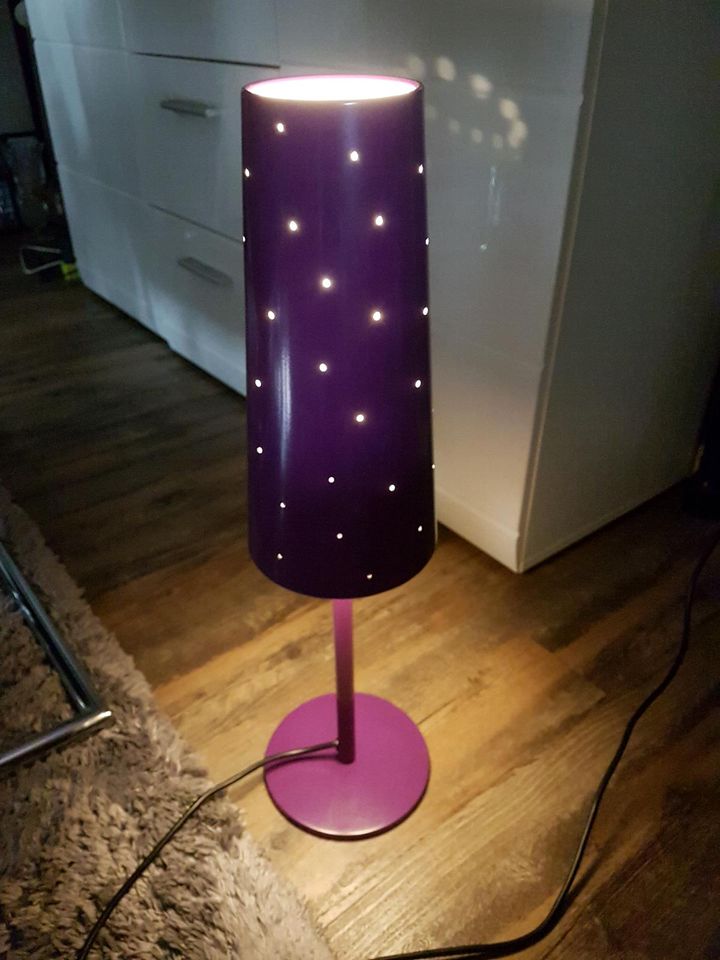 Tischlampe Lampe Ikea Tallvik lila in Linkenheim-Hochstetten