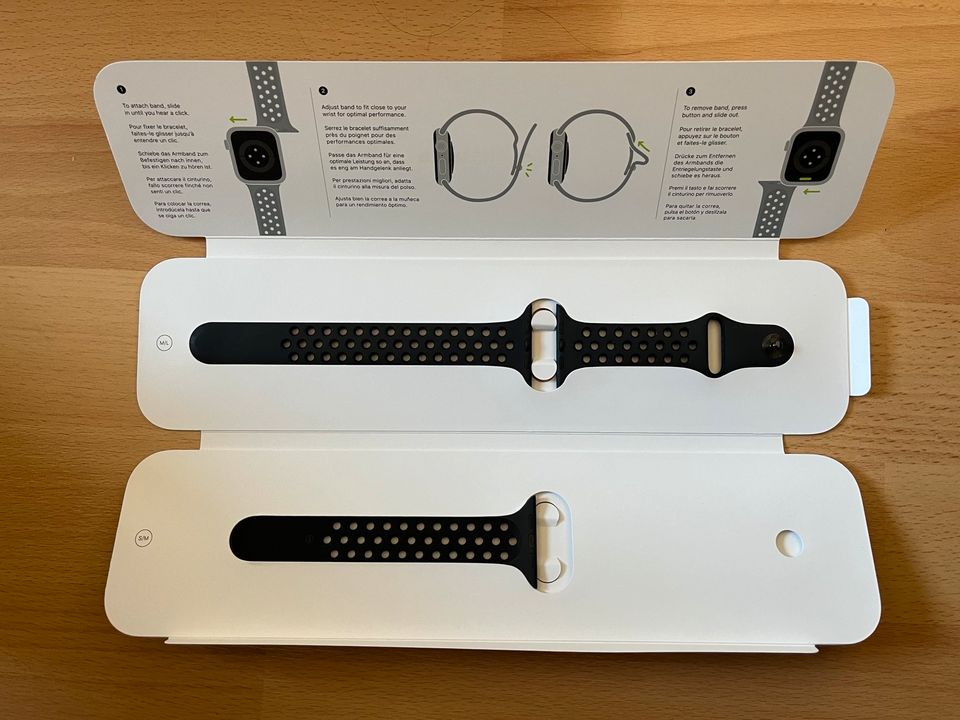 Apple Watch Series 6 Nike 44mm GPS + Cellular Space Gray in Egelsbach