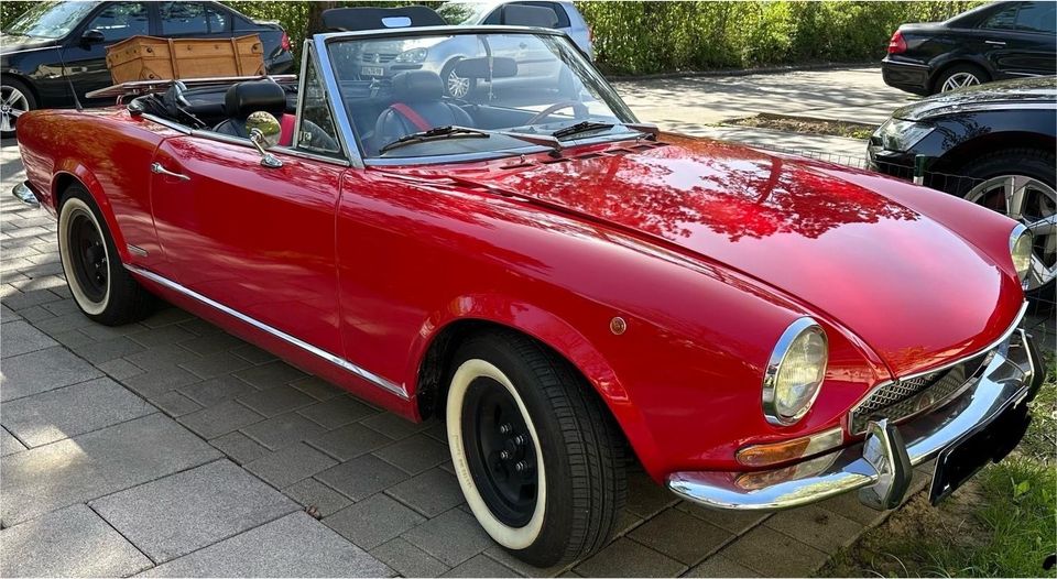 Oldtimer Fiat 124 Spider in Böblingen