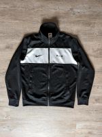 Nike Air Jacke schwarz M Nordrhein-Westfalen - Lügde Vorschau