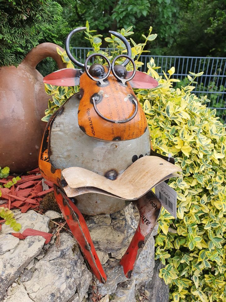 Figur Kuh Deko Kantenhocker Garten Haus Blech Metall NEU in Bissendorf