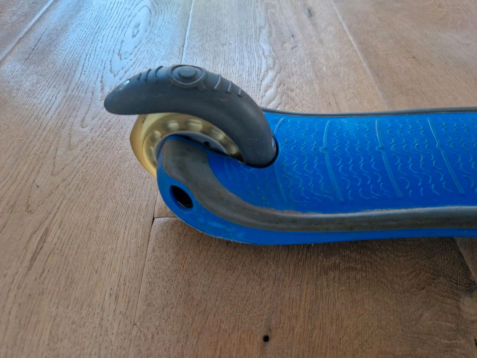 Globber Primo – Tretroller Kinder, 120/80 mm, ABEC 5, 3-rädrig in Marklohe