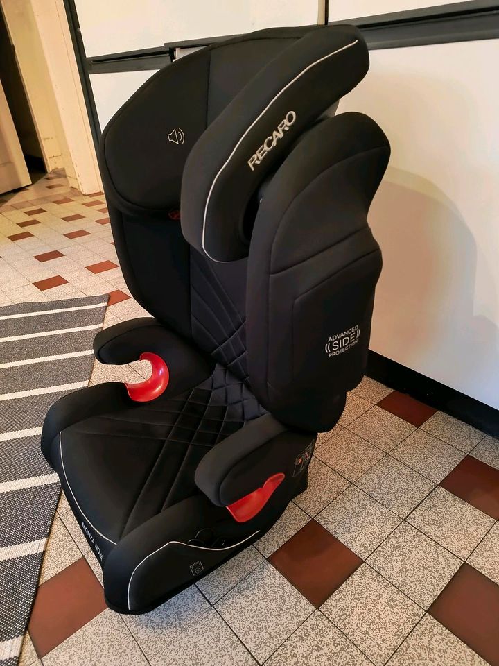 Recaro Kindersitz Monza 15 bis 36 kg in Gusborn