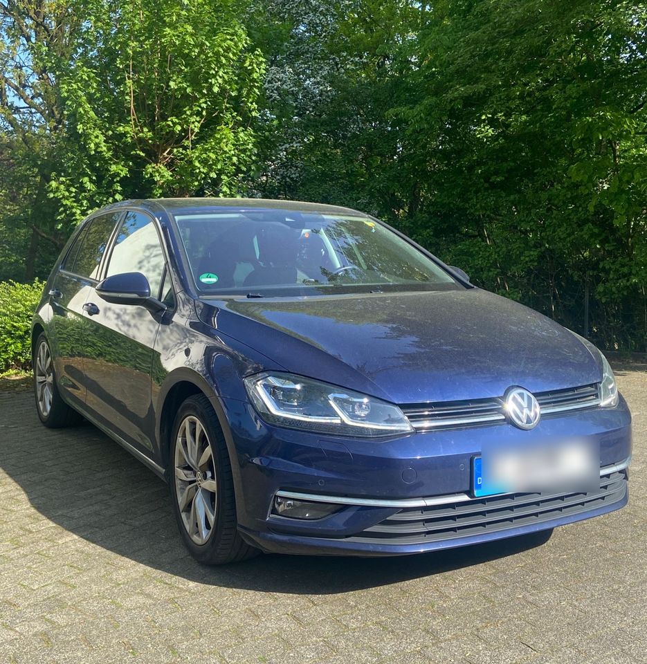 VW Golf 2.0 TDI Highline DSG in Bielefeld